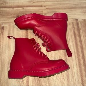 Dr. Martens Pascal Boots “Red Rogue” Sz. 9 Men’s | 2009 | 13064601 | 8 Eye |
